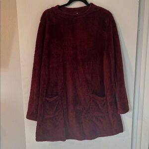 Cozy Burgundy Fleece Pullover with Pockets